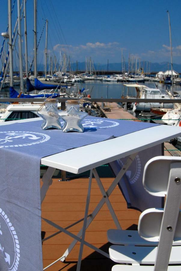 House Boat Luxury Cagliari Hotel Kültér fotó